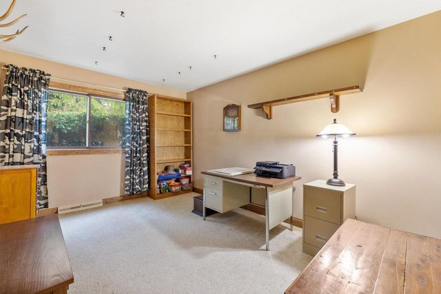 1001 Fairfield COURT, Glendale, WI 53217