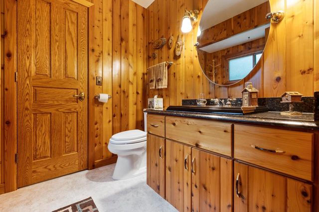 1001 Fairfield COURT, Glendale, WI 53217