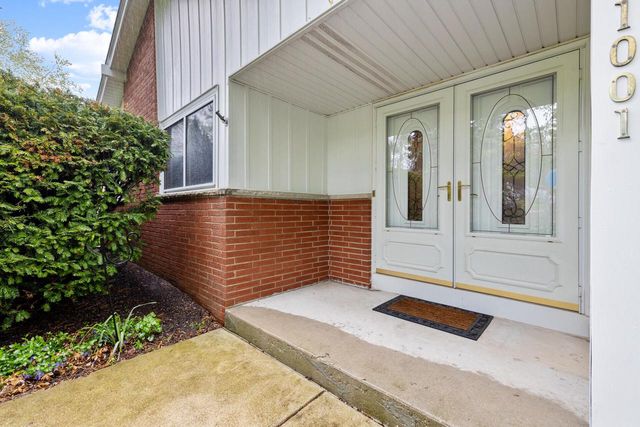 1001 Fairfield COURT, Glendale, WI 53217