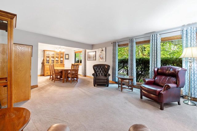 1001 Fairfield COURT, Glendale, WI 53217