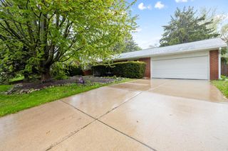 1001 Fairfield COURT, Glendale, WI 53217
