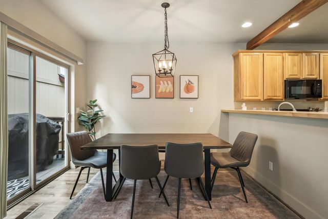 20184 Merriewood Lane, Bend, OR 97702