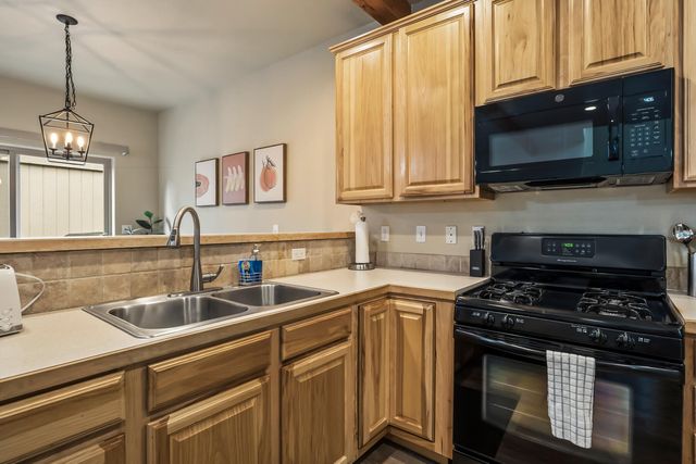20184 Merriewood Lane, Bend, OR 97702