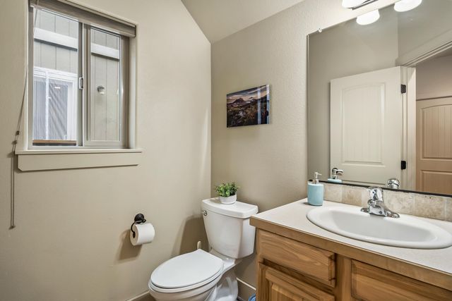 20184 Merriewood Lane, Bend, OR 97702