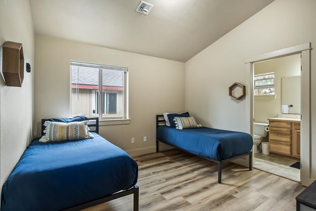 20184 Merriewood Lane, Bend, OR 97702