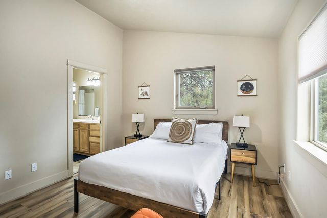 20184 Merriewood Lane, Bend, OR 97702