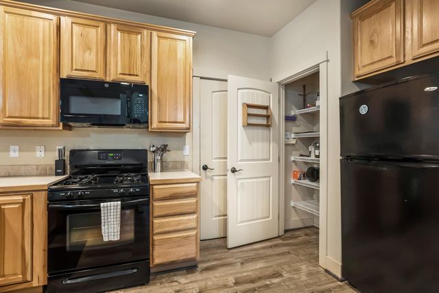 20184 Merriewood Lane, Bend, OR 97702