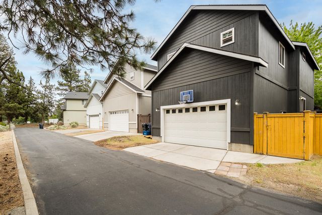 20184 Merriewood Lane, Bend, OR 97702