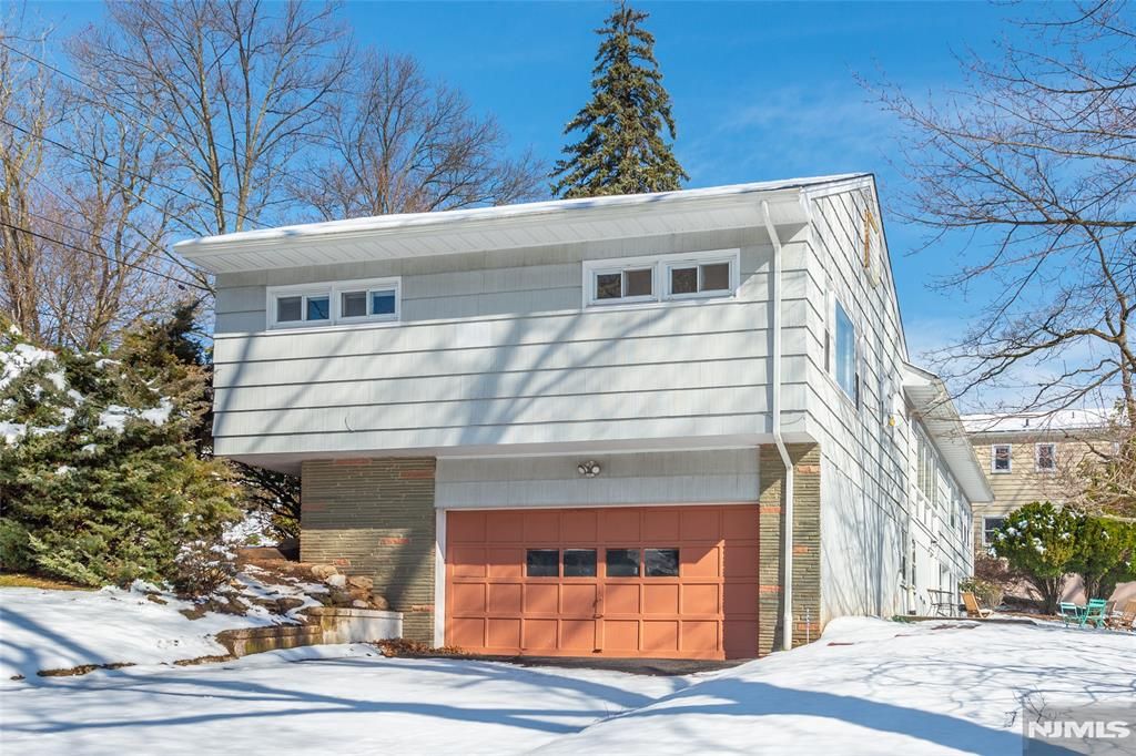 18 Devon Drive, West Orange, NJ 07052