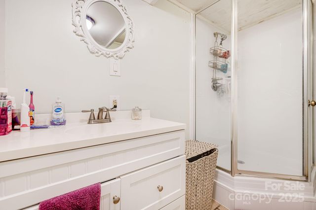 59 Rollins Street, Hendersonville, NC 28792