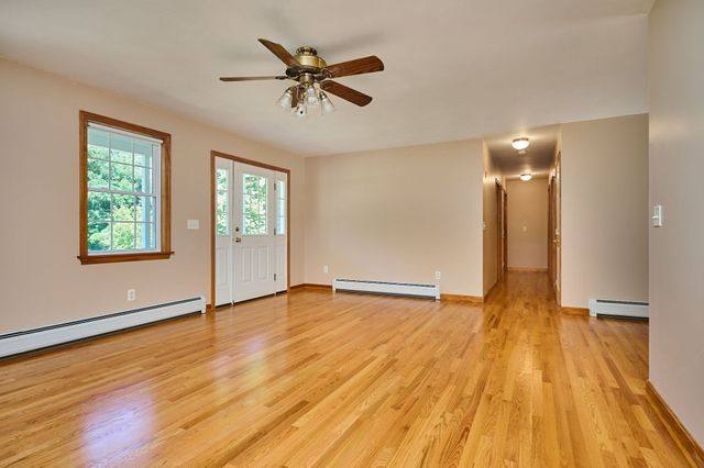 20 Clark Lane, Easthampton, MA 01027