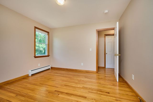 20 Clark Lane, Easthampton, MA 01027