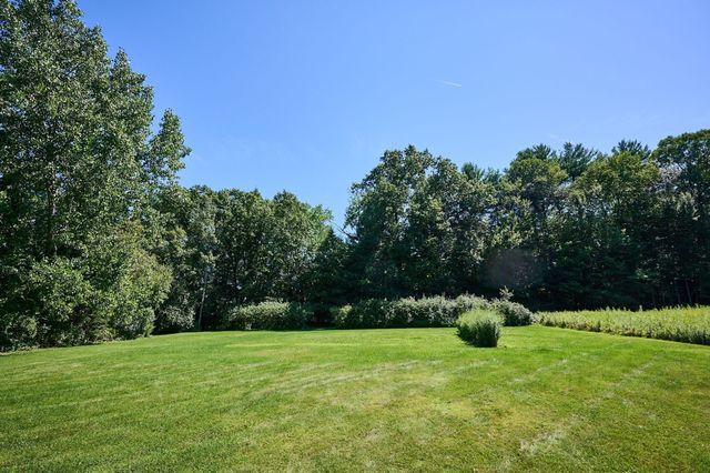 20 Clark Lane, Easthampton, MA 01027
