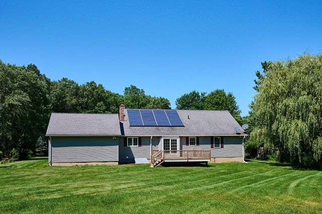 20 Clark Lane, Easthampton, MA 01027