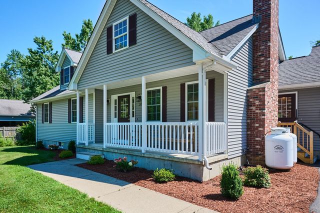 20 Clark Lane, Easthampton, MA 01027