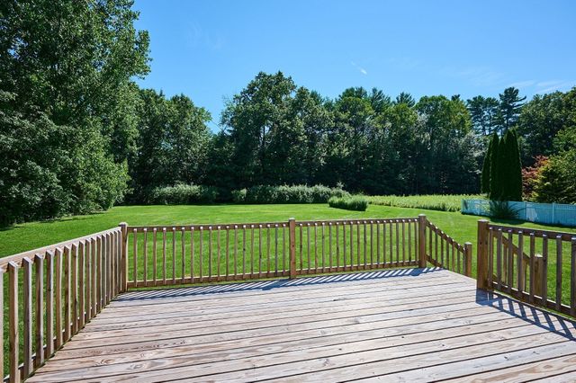 20 Clark Lane, Easthampton, MA 01027