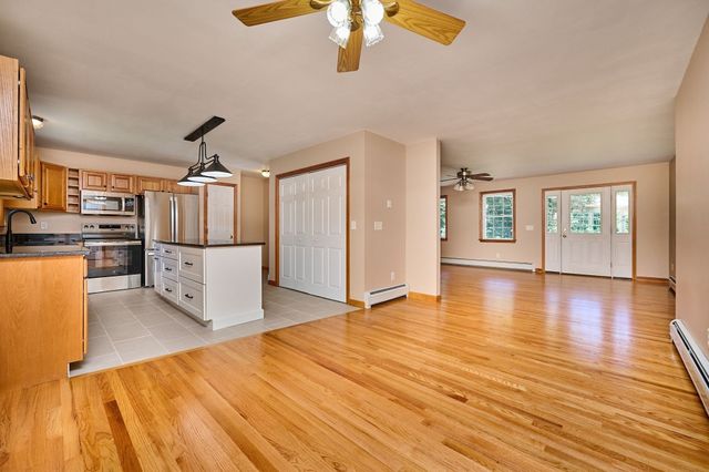 20 Clark Lane, Easthampton, MA 01027