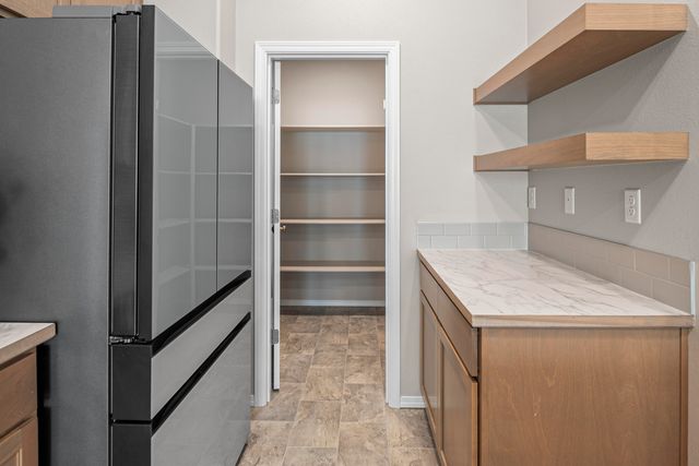 2346 NW Teak Place, Redmond, OR 97756