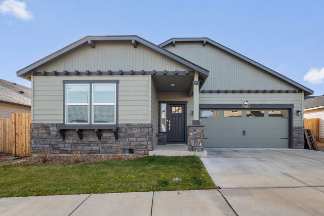 2346 NW Teak Place, Redmond, OR 97756