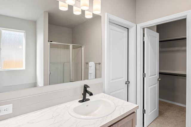 2346 NW Teak Place, Redmond, OR 97756