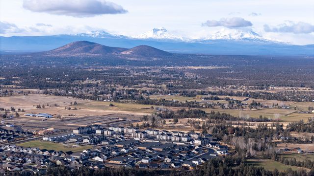 2346 NW Teak Place, Redmond, OR 97756