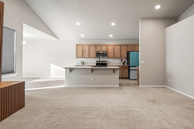 2346 NW Teak Place, Redmond, OR 97756