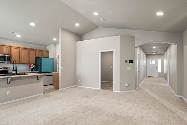 2346 NW Teak Place, Redmond, OR 97756