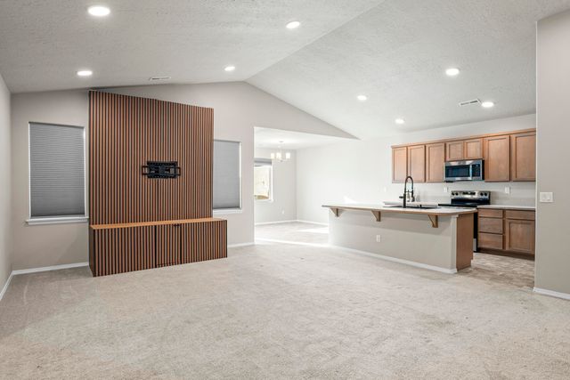 2346 NW Teak Place, Redmond, OR 97756