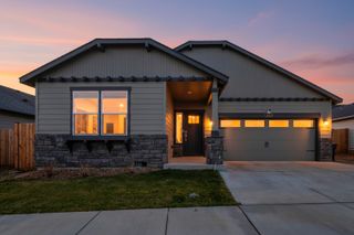 2346 NW Teak Place, Redmond, OR 97756