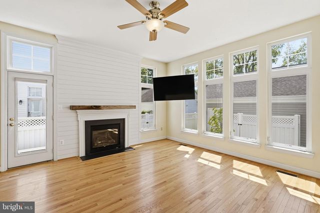 530 GENTLEWOOD SQ, Purcellville, VA 20132