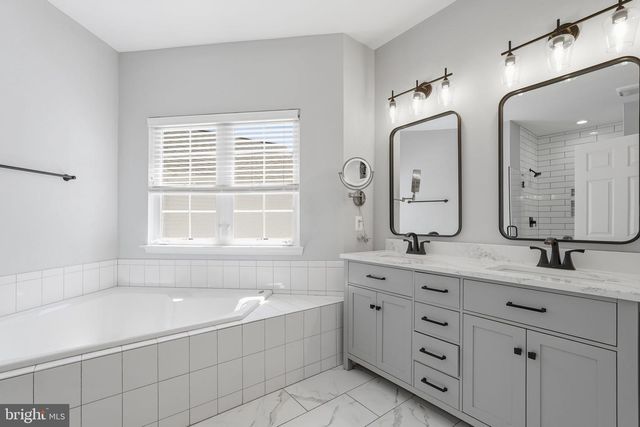 530 GENTLEWOOD SQ, Purcellville, VA 20132