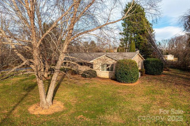 325 Sheldon Street, Hudson, NC 28638