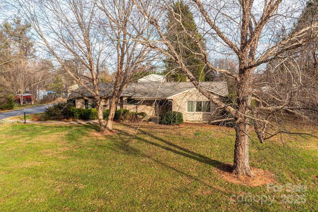 325 Sheldon Street, Hudson, NC 28638