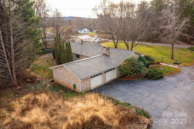 325 Sheldon Street, Hudson, NC 28638