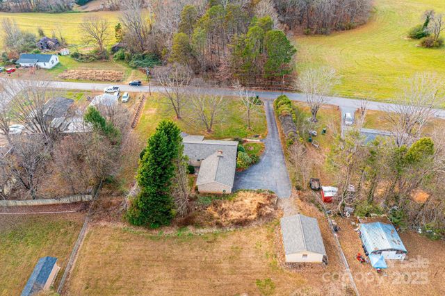 325 Sheldon Street, Hudson, NC 28638