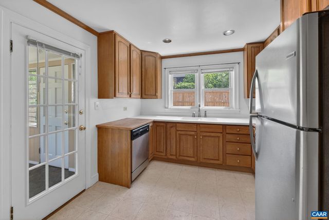 511 STONEHENGE AVE, Charlottesville, VA 22902