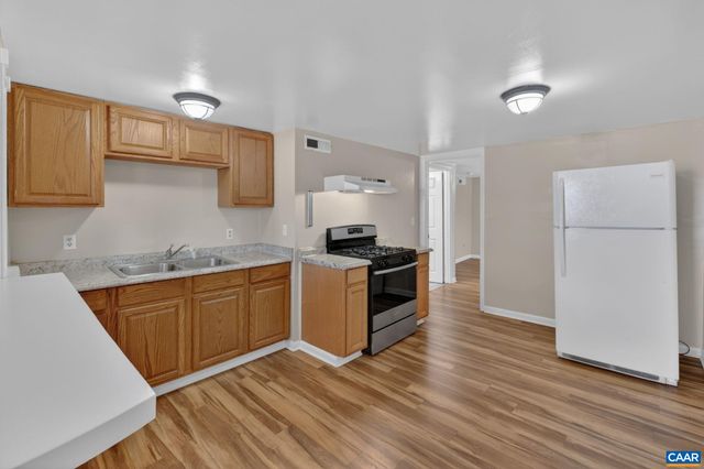 511 STONEHENGE AVE, Charlottesville, VA 22902