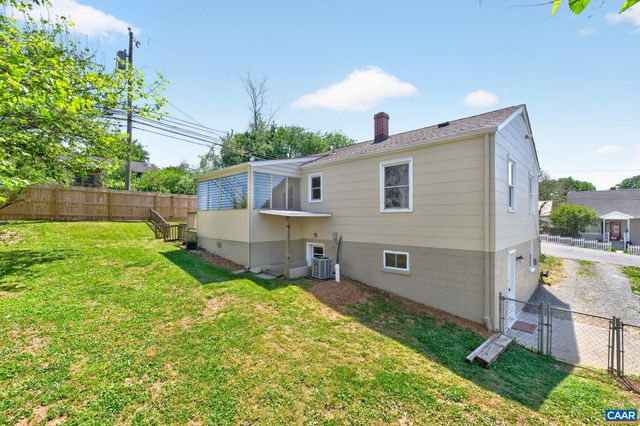 511 STONEHENGE AVE, Charlottesville, VA 22902