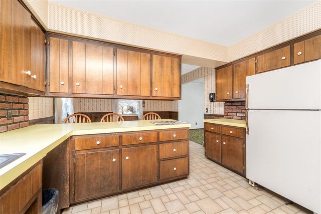 10798 Pleasant Lake Road, Delton, MI 49046