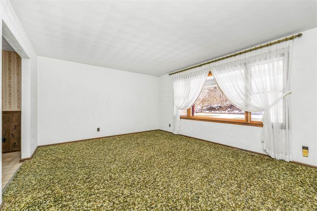 10798 Pleasant Lake Road, Delton, MI 49046