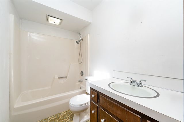 10798 Pleasant Lake Road, Delton, MI 49046