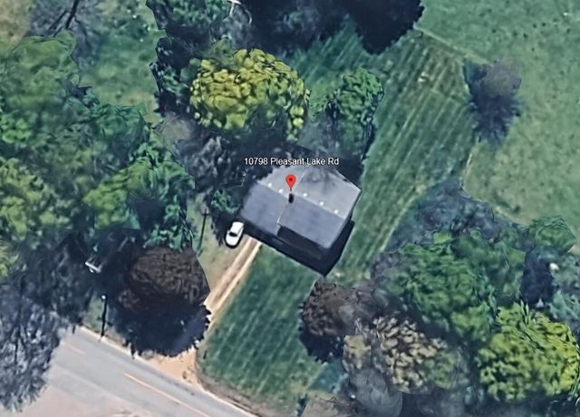 10798 Pleasant Lake Road, Delton, MI 49046