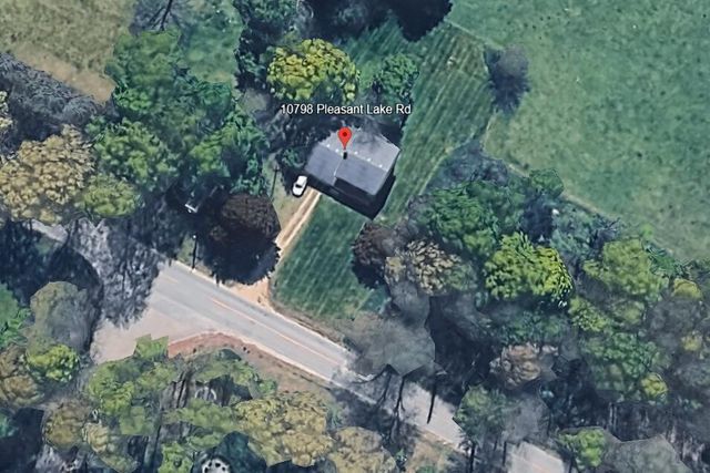 10798 Pleasant Lake Road, Delton, MI 49046