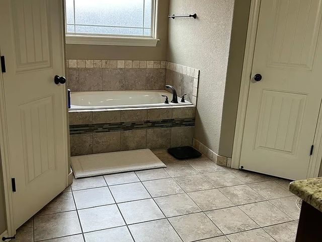 1900 SW Cypress Street, Bentonville, AR 72713