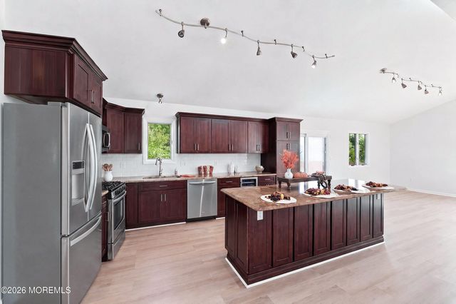 369 Tuscarora Avenue, Waretown, NJ 08758