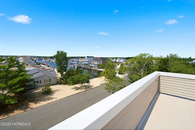 369 Tuscarora Avenue, Waretown, NJ 08758