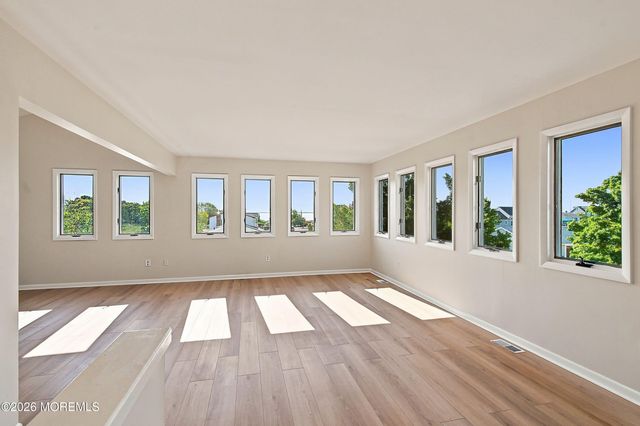 369 Tuscarora Avenue, Waretown, NJ 08758
