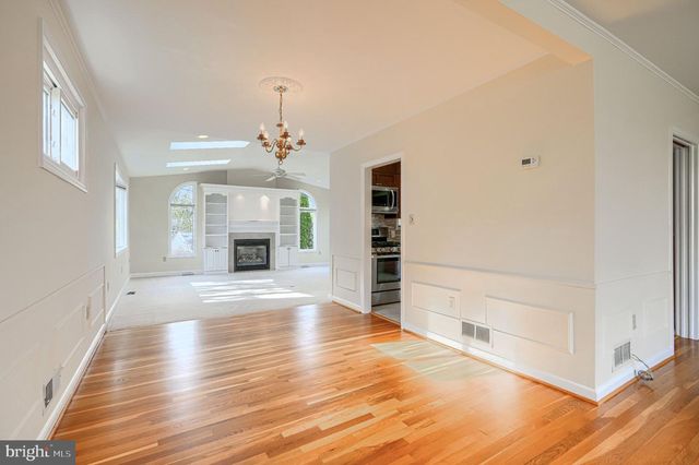 8 FELTON RD, Lutherville Timonium, MD 21093