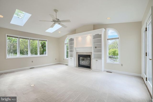 8 FELTON RD, Lutherville Timonium, MD 21093