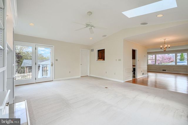 8 FELTON RD, Lutherville Timonium, MD 21093